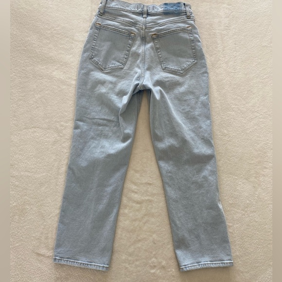 Abercrombie & Fitch Curve Love Ultra High Rise Ankle Straight Jean - Picture 7 of 9